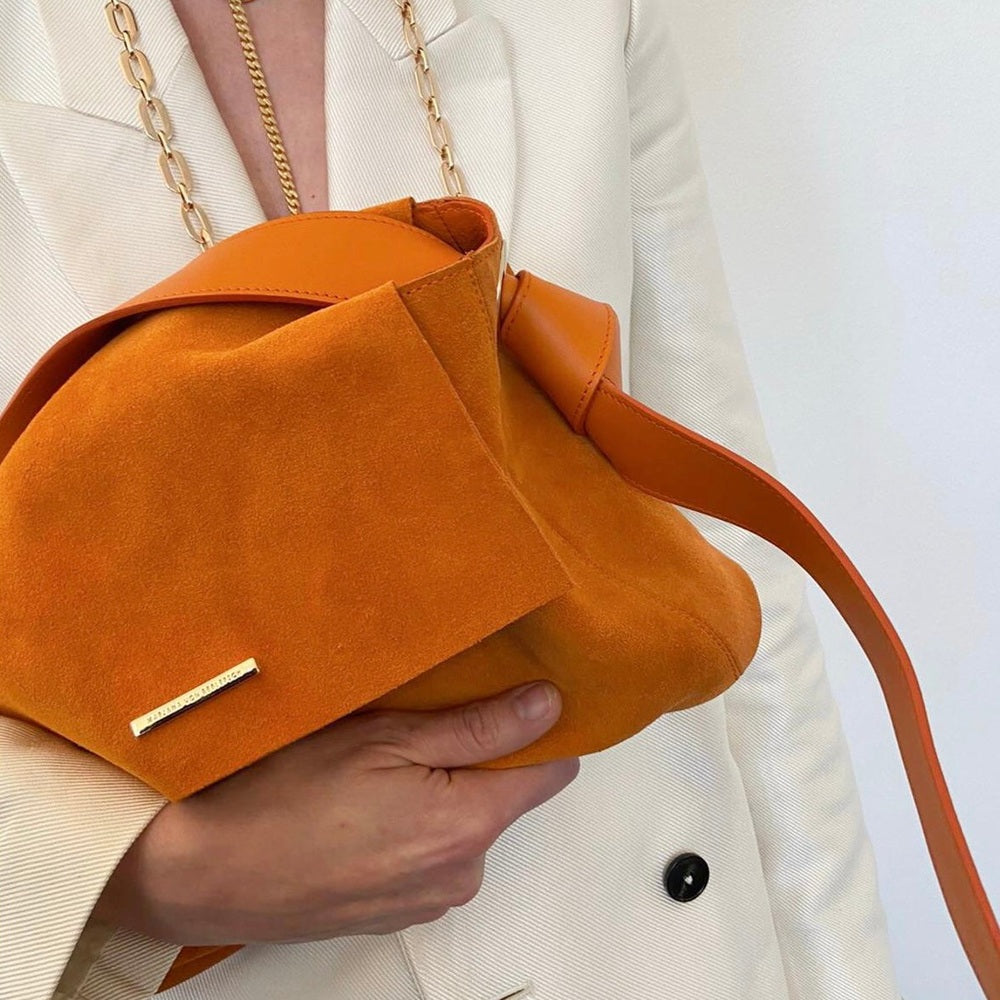KAREN KNOT TASCHE ORANGE RESINA SUEDE PRE-ORDER