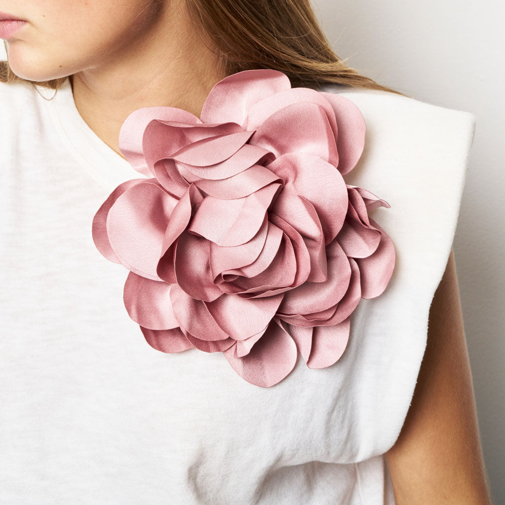 CARMEN BROSCHE ROSA