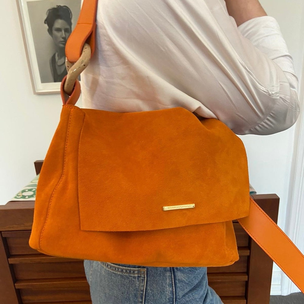 KAREN KNOT TASCHE ORANGE RESINA SUEDE PRE-ORDER